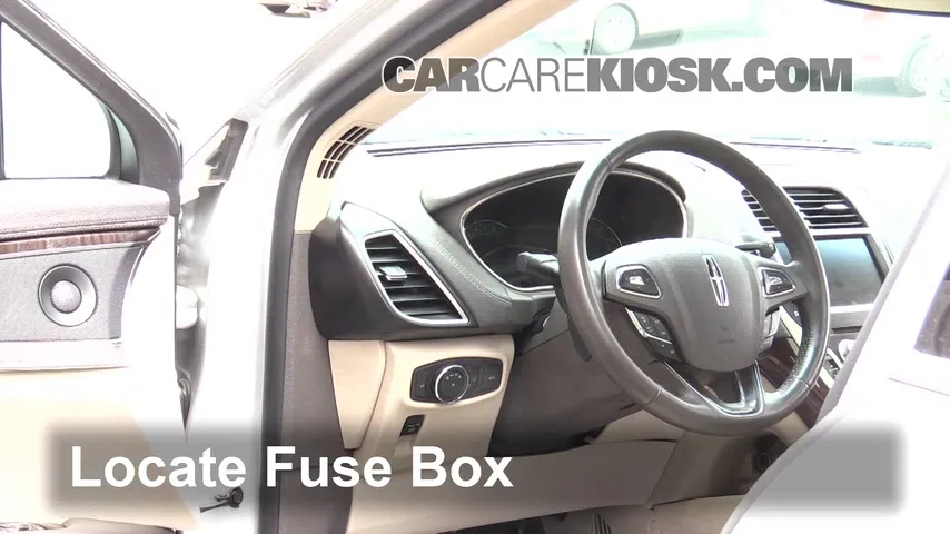 2017 Lincoln MKX Reserve 3.7L V6 Fusible (interior)